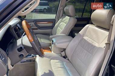 Внедорожник / Кроссовер Lexus LX 2004 в 