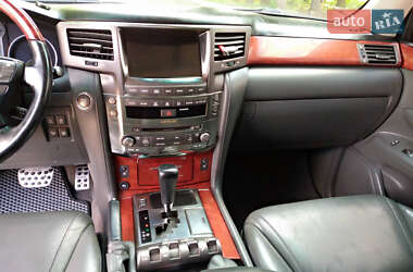 Внедорожник / Кроссовер Lexus LX 2008 в 