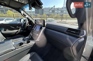 Внедорожник / Кроссовер Lexus LX 2022 в 