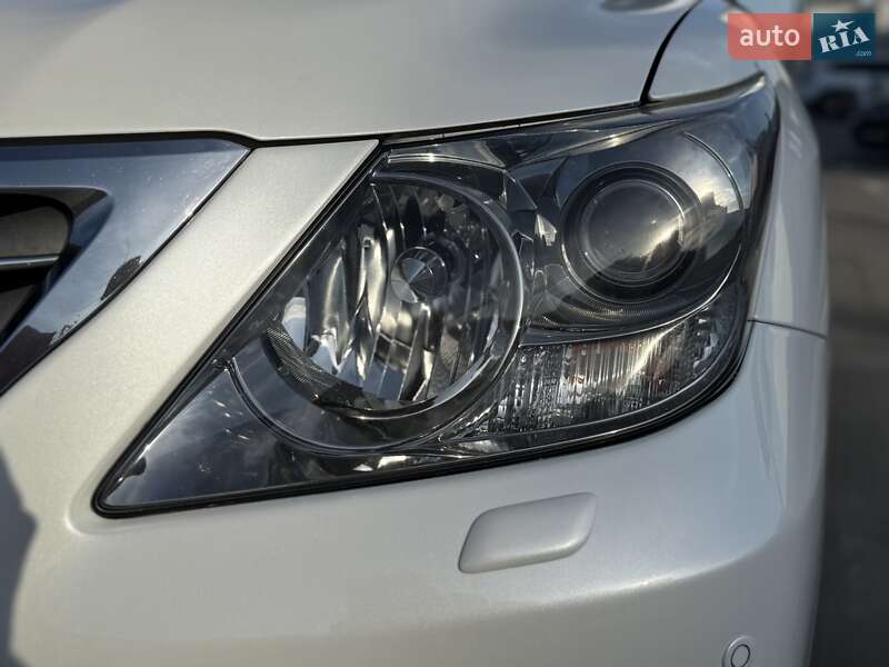 Внедорожник / Кроссовер Lexus LX 2010 в Киеве