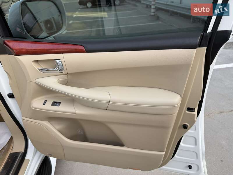Внедорожник / Кроссовер Lexus LX 2010 в Киеве