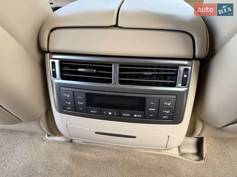 Внедорожник / Кроссовер Lexus LX 2010 в Киеве