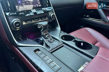 Внедорожник / Кроссовер Lexus LX 2024 в 