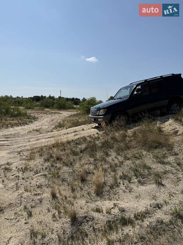 Внедорожник / Кроссовер Lexus LX 2004 в Киеве