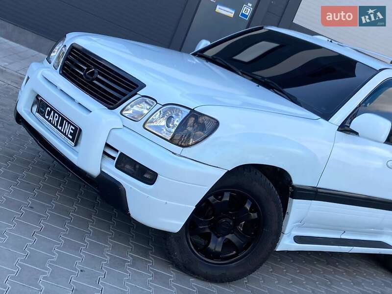 Внедорожник / Кроссовер Lexus LX 2000 в Калуше
