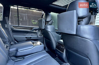 Внедорожник / Кроссовер Lexus LX 2019 в 