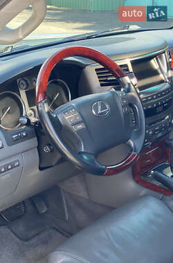 Внедорожник / Кроссовер Lexus LX 2008 в 