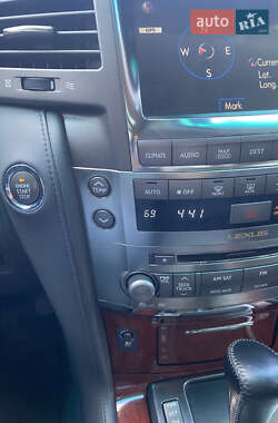 Внедорожник / Кроссовер Lexus LX 2008 в 