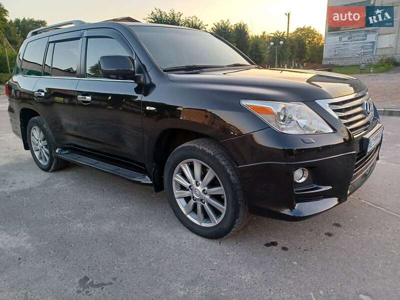 Внедорожник / Кроссовер Lexus LX 2011 в Старой Выжевке