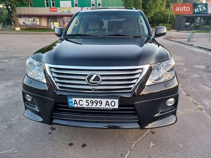 Внедорожник / Кроссовер Lexus LX 2011 в Старой Выжевке