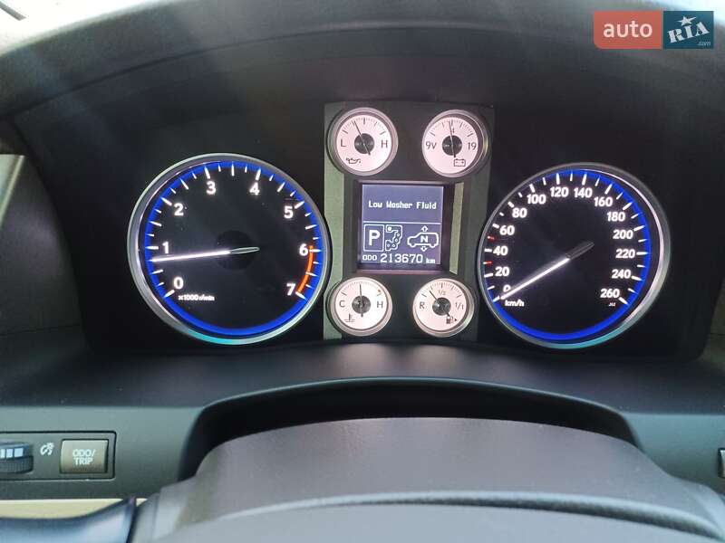 Внедорожник / Кроссовер Lexus LX 2011 в Старой Выжевке