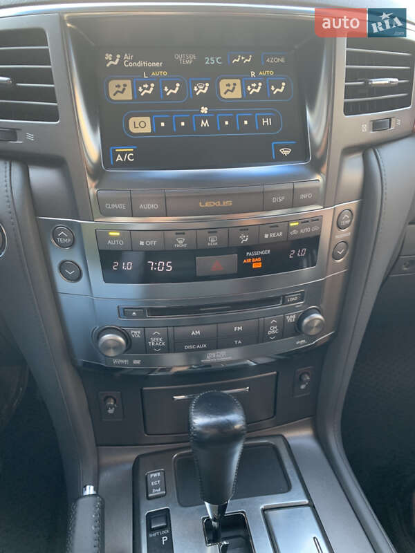 Внедорожник / Кроссовер Lexus LX 2008 в Киеве