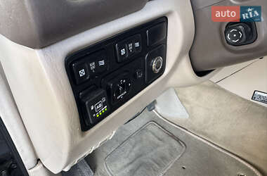 Внедорожник / Кроссовер Lexus LX 2002 в 