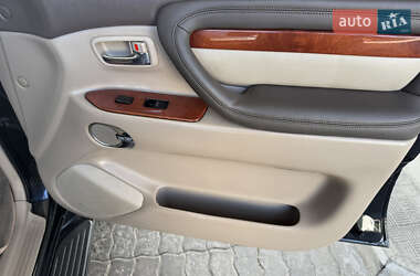 Внедорожник / Кроссовер Lexus LX 2002 в 