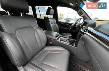 Внедорожник / Кроссовер Lexus LX 2021 в 