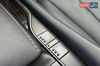 Внедорожник / Кроссовер Lexus LX 2021 в 