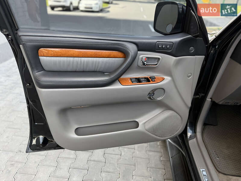 Внедорожник / Кроссовер Lexus LX 2006 в Хмельницком