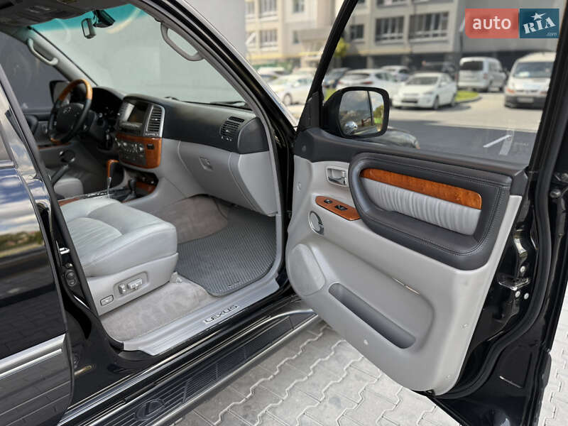 Внедорожник / Кроссовер Lexus LX 2006 в Хмельницком