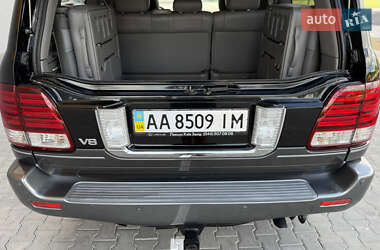 Позашляховик / Кросовер Lexus LX 2006 в 