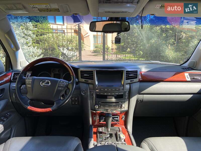 Внедорожник / Кроссовер Lexus LX 2008 в Днепре