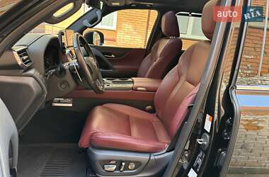 Внедорожник / Кроссовер Lexus LX 2022 в 