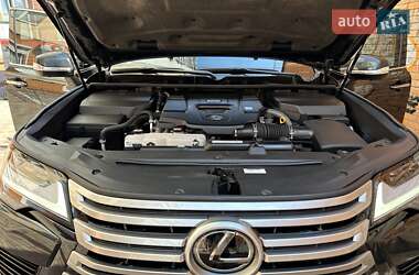 Внедорожник / Кроссовер Lexus LX 2022 в 