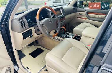 Внедорожник / Кроссовер Lexus LX 2004 в 