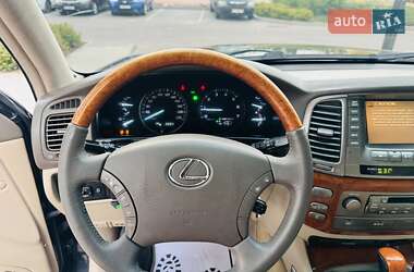 Внедорожник / Кроссовер Lexus LX 2004 в 