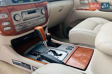 Внедорожник / Кроссовер Lexus LX 2004 в 