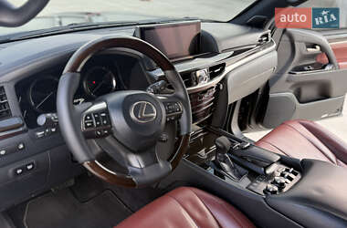 Внедорожник / Кроссовер Lexus LX 2017 в 