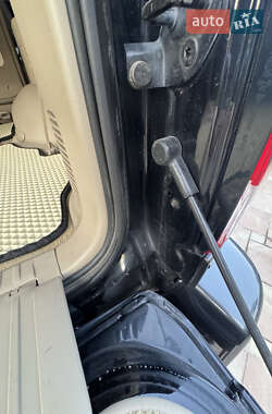 Позашляховик / Кросовер Lexus LX 2006 в 