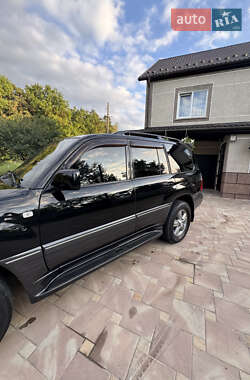Позашляховик / Кросовер Lexus LX 2006 в 