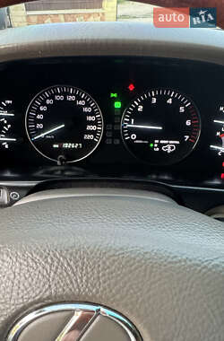Позашляховик / Кросовер Lexus LX 2006 в 