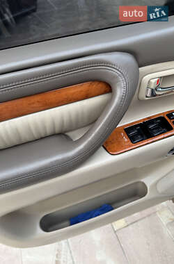 Позашляховик / Кросовер Lexus LX 2006 в 