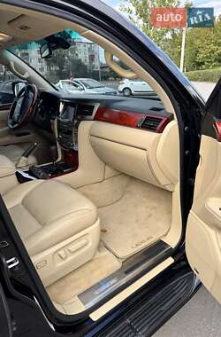 Внедорожник / Кроссовер Lexus LX 2008 в 