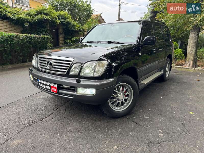 Lexus LX 2004