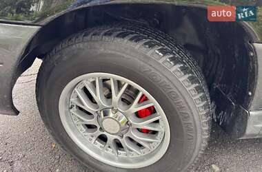 Внедорожник / Кроссовер Lexus LX 2004 в 
