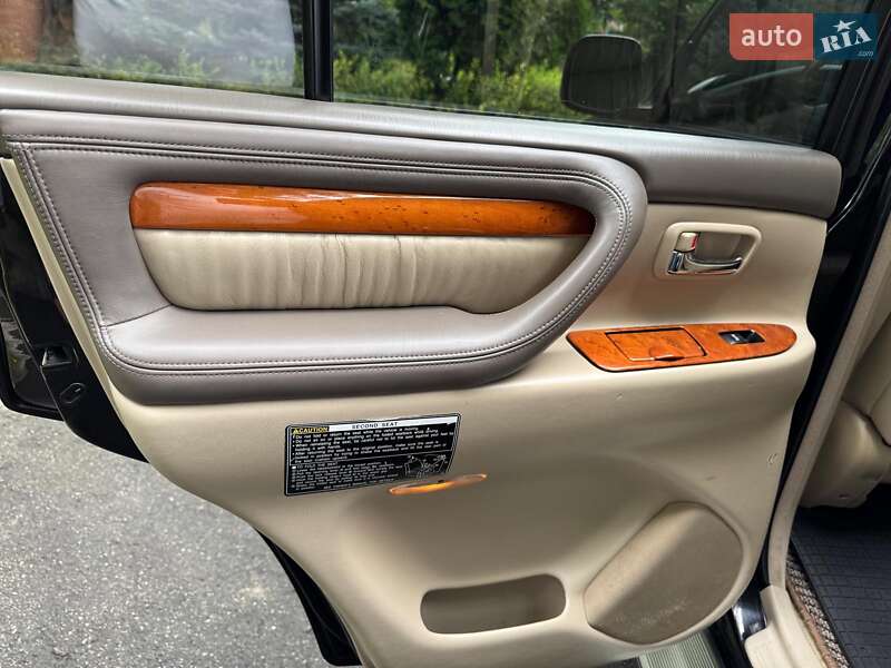 Внедорожник / Кроссовер Lexus LX 2004 в Киеве