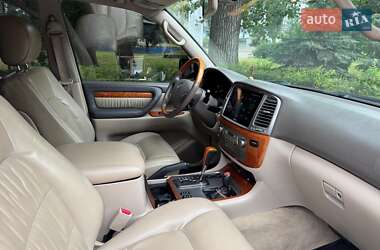 Внедорожник / Кроссовер Lexus LX 2004 в 