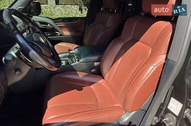 Внедорожник / Кроссовер Lexus LX 2018 в 