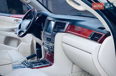 Внедорожник / Кроссовер Lexus LX 2008 в 