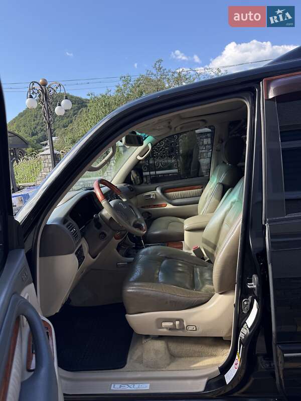 Внедорожник / Кроссовер Lexus LX 2004 в Косове