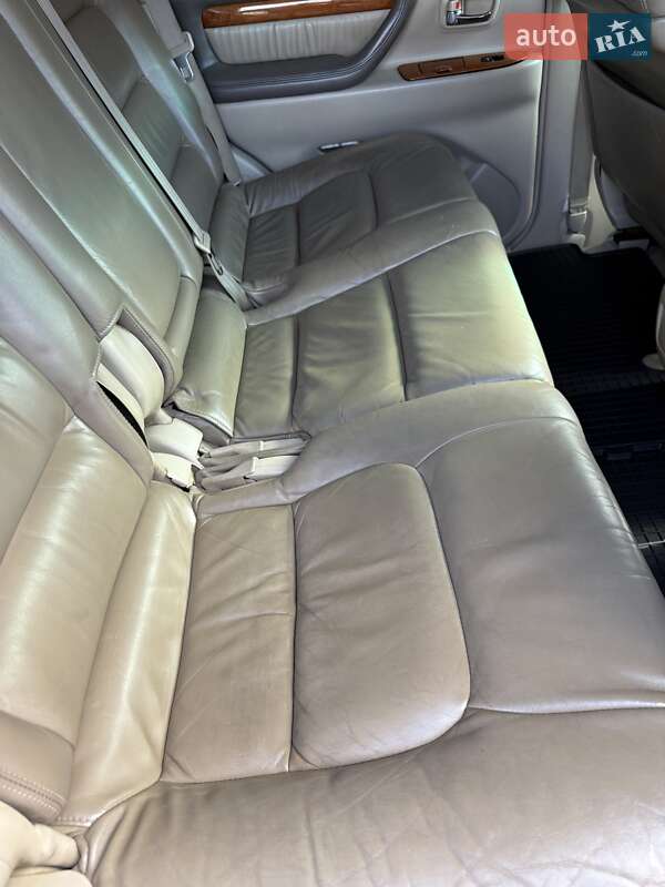Внедорожник / Кроссовер Lexus LX 2004 в Косове