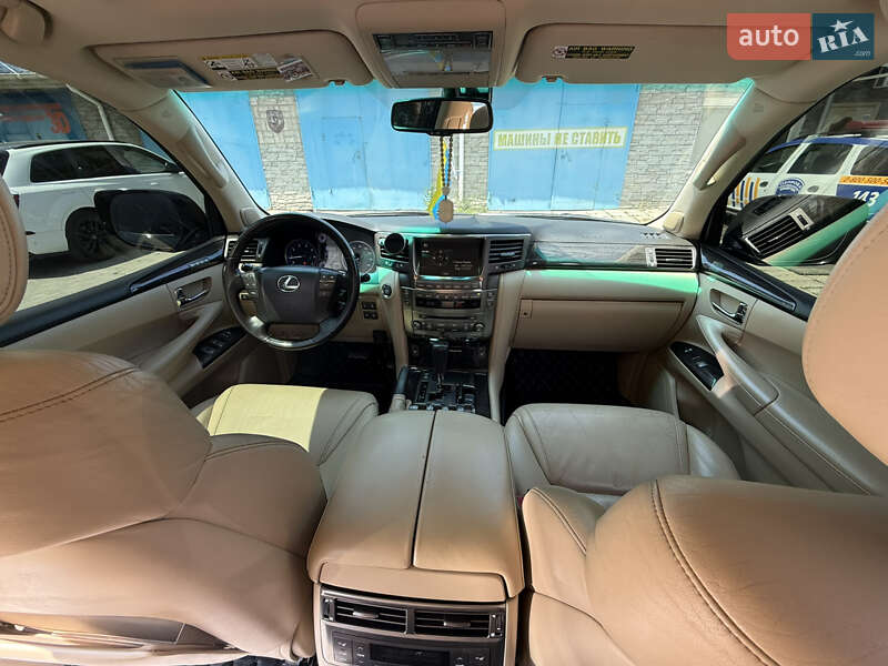 Позашляховик / Кросовер Lexus LX 2008 в Дніпрі