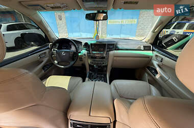 Внедорожник / Кроссовер Lexus LX 2008 в 