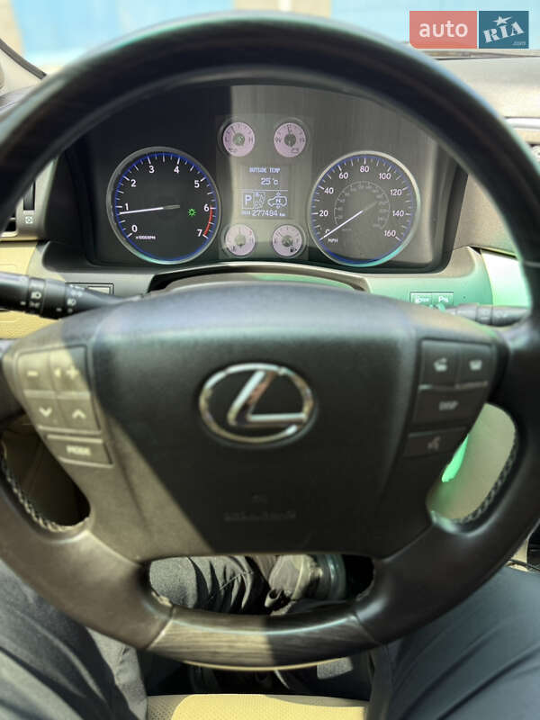 Позашляховик / Кросовер Lexus LX 2008 в Дніпрі