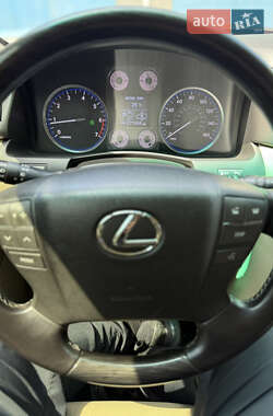 Внедорожник / Кроссовер Lexus LX 2008 в 
