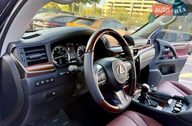 Внедорожник / Кроссовер Lexus LX 2016 в 