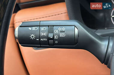 Внедорожник / Кроссовер Lexus LX 2022 в 