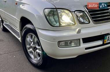 Внедорожник / Кроссовер Lexus LX 2006 в 